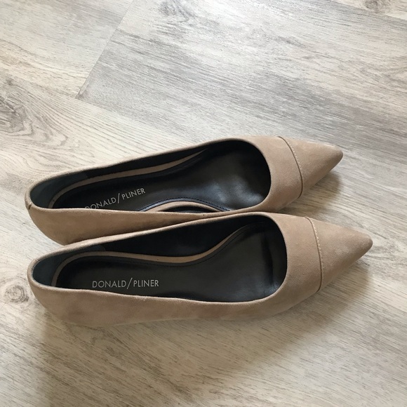 David Pliner Beige Leather/Suede Low Pump Heel Size 9 1/2 Gorgeous - Picture 4 of 8